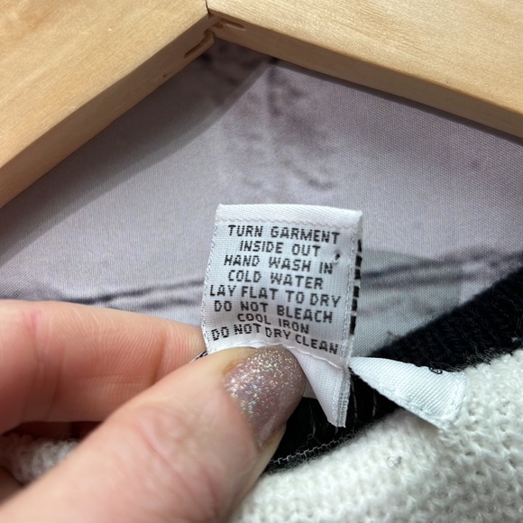 Croft & Barrow Cream & Black Floral Embroidery Detail Button Front Cardigan - SM - Picture 11 of 15